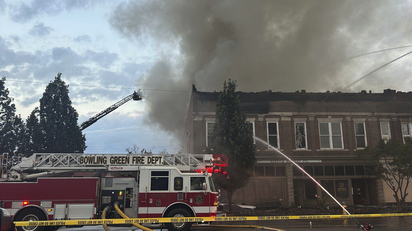 Incendio daña edificio que alberga oficina del senador de Kentucky Rand Paul