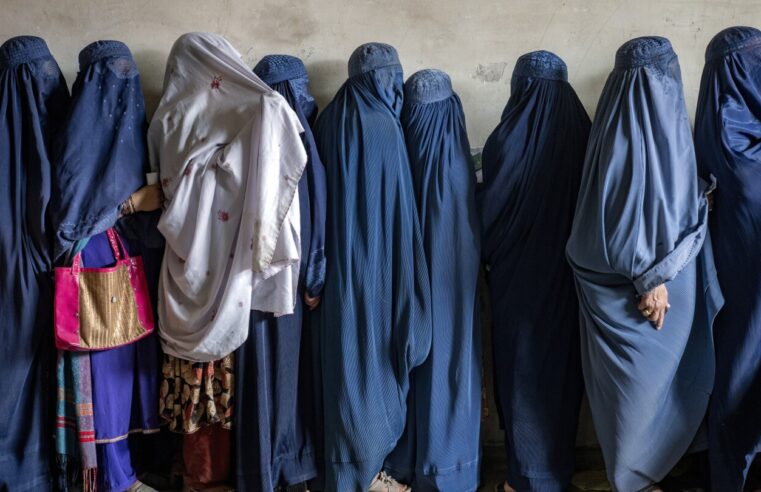 La ONU dice que los talibanes han aumentado aún más las restricciones a las mujeres y niñas afganas