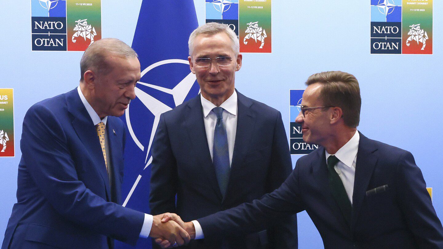 La cumbre de la OTAN impulsada por la decisión de Turquía de poner fin a la oposición al intento de Suecia de unirse a la alianza