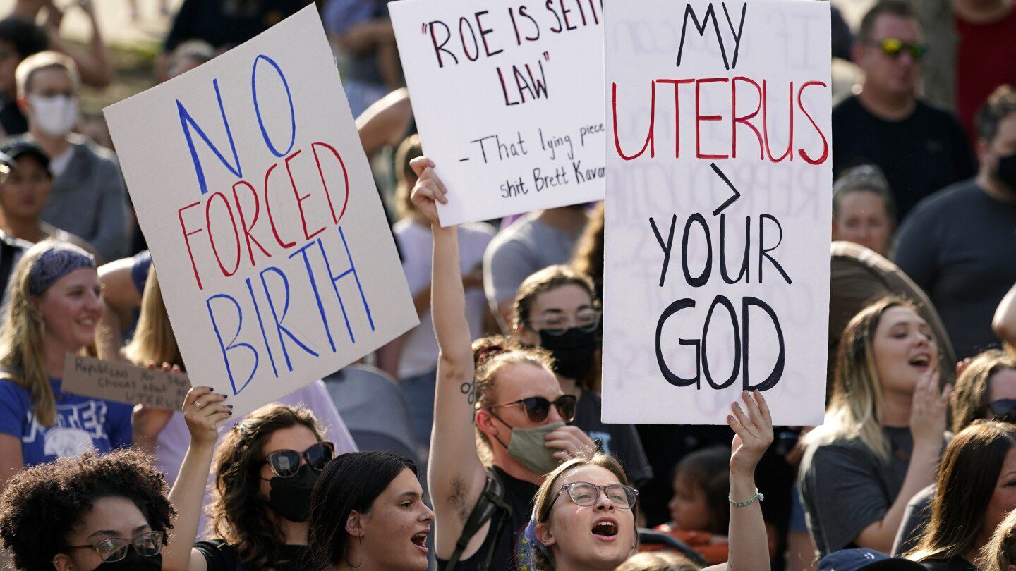 La legislatura de Iowa abordará la prohibición del aborto de 6 semanas durante una sesión especial el martes