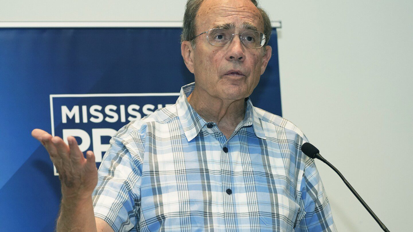 Legislador de Mississippi dice que la foto del tutú se usó indebidamente en la campaña.  Está recaudando dinero para la investigación del cáncer.