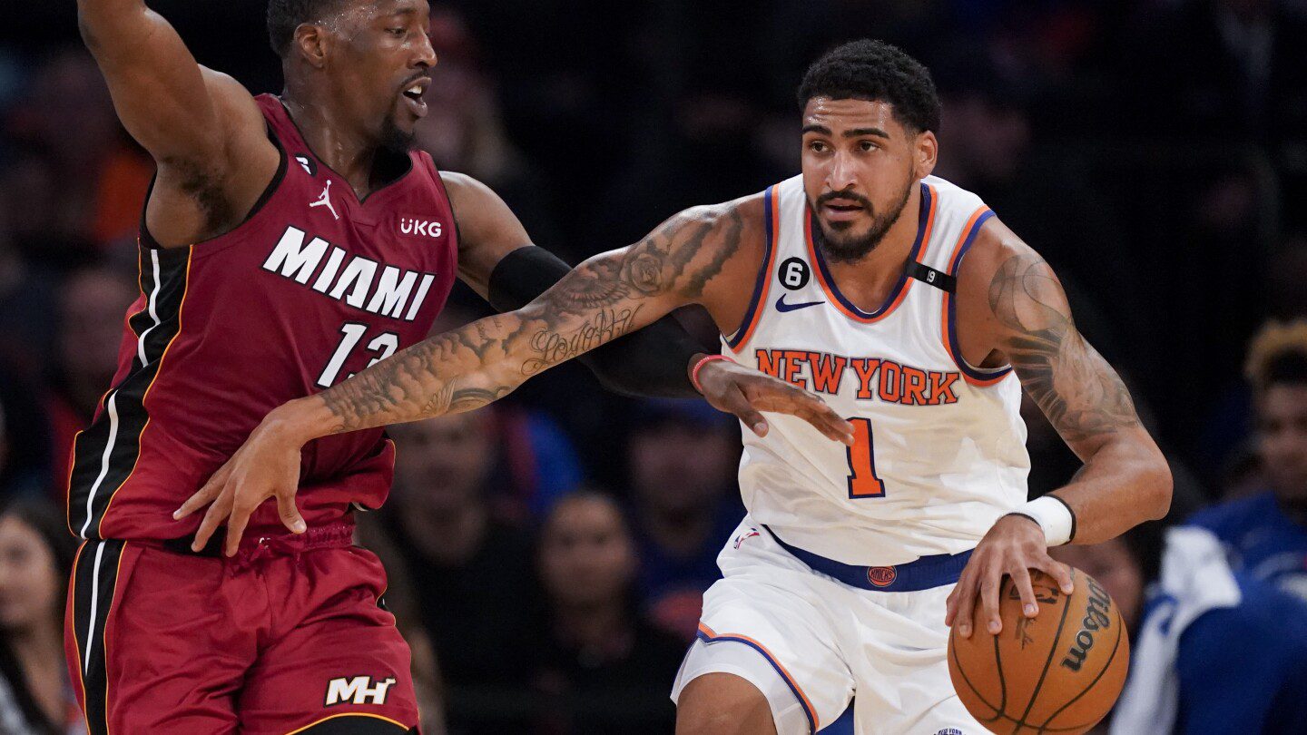 Los Knicks están intercambiando a la ex selección de lotería y favorito de los fanáticos, Obi Toppin, a los Pacers, dice una fuente de AP