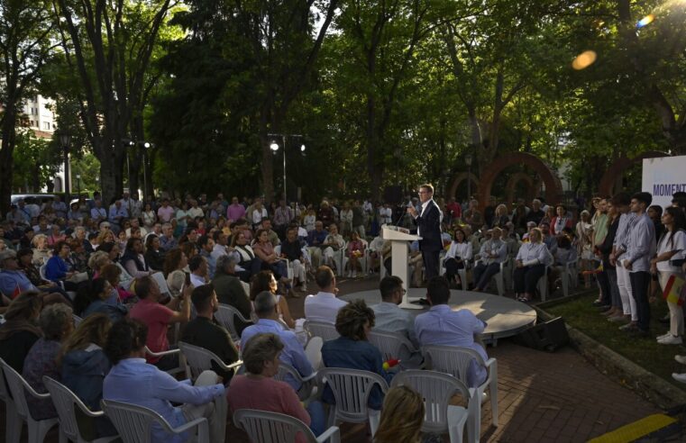 Los conservadores de España confían en Feijóo, el tipo aburrido que gana todas las elecciones por goleada