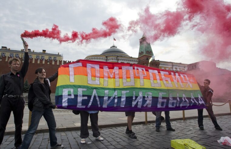 Los legisladores rusos se mueven para restringir aún más los derechos de las personas transgénero en una nueva legislación