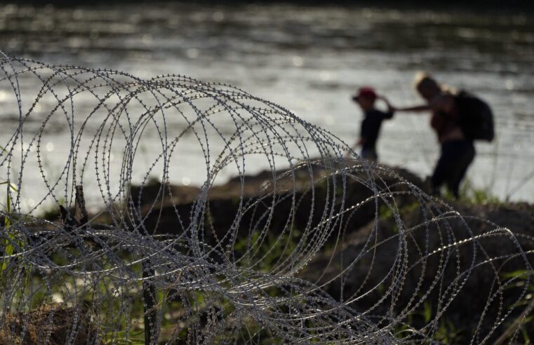 Los relatos de un policía de Texas sobre migrantes ensangrentados y desmayados en la frontera entre Estados Unidos y México desata críticas