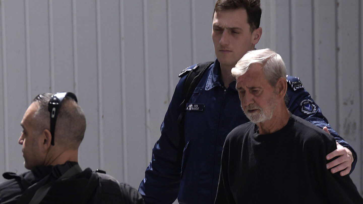 Mató a su esposa enferma.  Un tribunal de Chipre dictaminó que fue homicidio involuntario, no asesinato