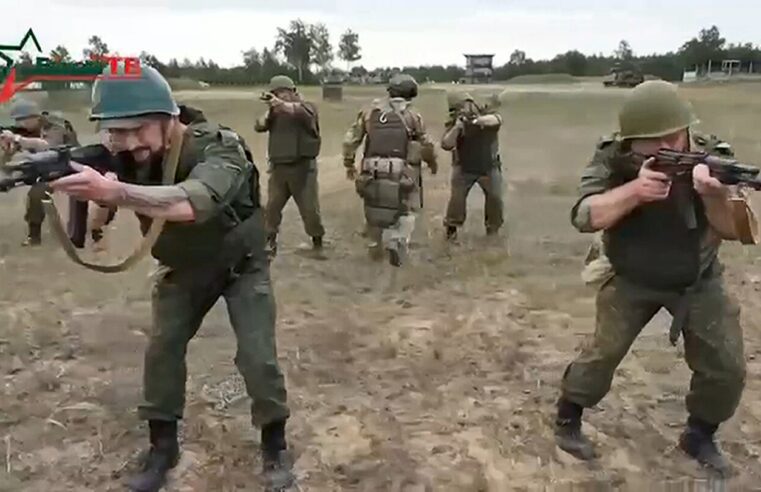 Mercenarios de Wagner ingresan a Bielorrusia mientras Minsk anuncia una “hoja de ruta” para ejercicios militares conjuntos