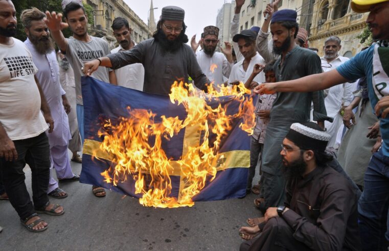 Suecia pide vigilancia en el extranjero tras las profanaciones del Corán y las protestas