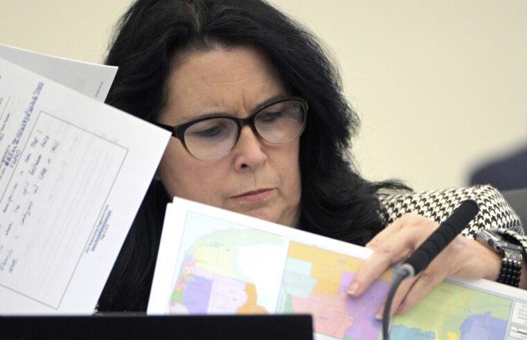 El mapa de redistribución de distritos de DeSantis en Florida es inconstitucional y debe ser redibujado, dice un juez