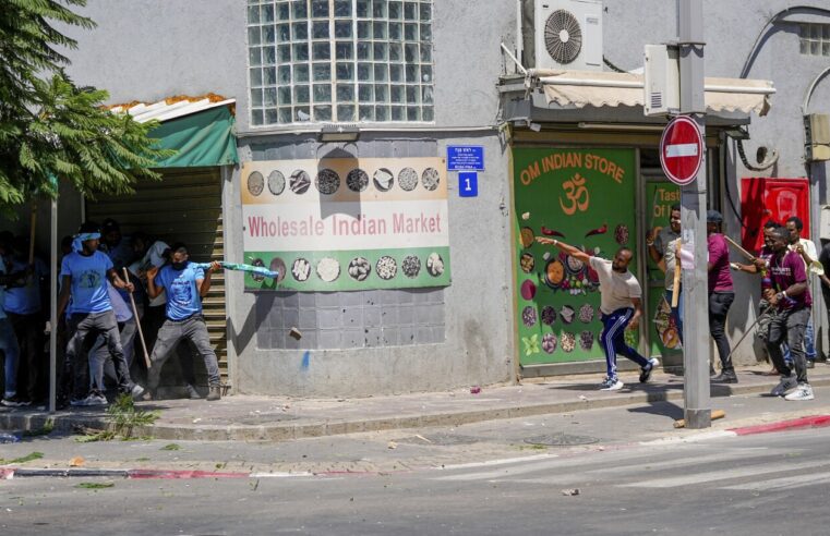 Grupos rivales de eritreos se enfrentan en Israel, dejando decenas de heridos en el peor enfrentamiento de los últimos tiempos